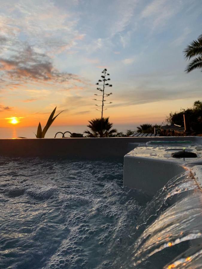 Villa Zenrepublic, Your Private With Outdoor Jacuzzi & Pool With Stunning Ocean Views
